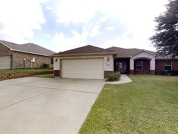 3rd image of 5700 Tourmaline Dr