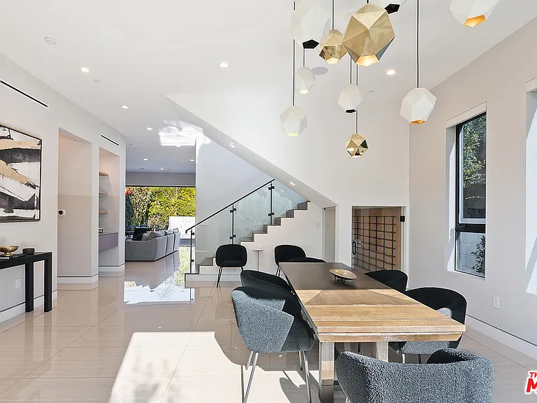 6347 Maryland Dr — Photo 3