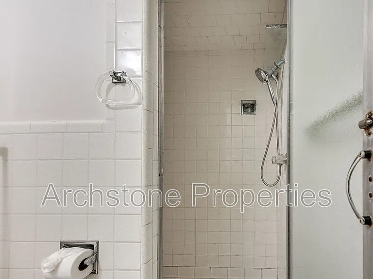 3121 Lakeside Dr — Photo 29