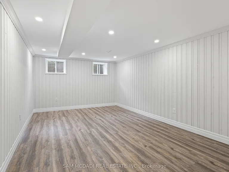 2535 Robin Dr — Photo 33