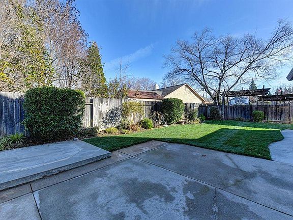 5th image of 1203 McIntosh Way