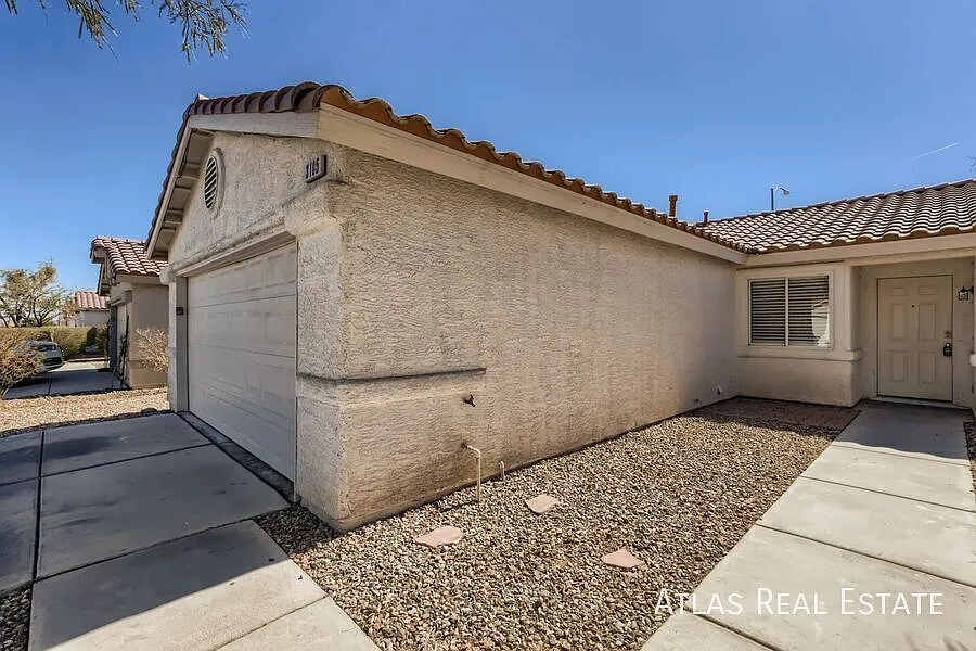 4 Weeks Free Rent If Moved In By 8/31/2026! Ready Now! Beautiful Single-Story Home Near W. Washbu... — Photo 3