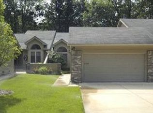 2126 Oakland Ridge Dr, Kalamazoo, MI 49008