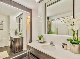 2825 S King St, Honolulu, HI 96826