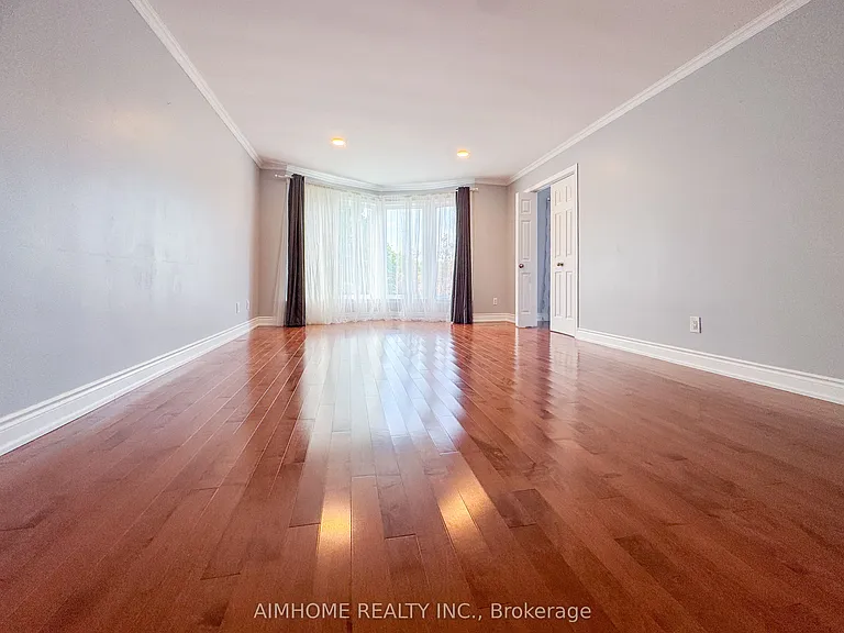 103 Clarinda Dr — Photo 16