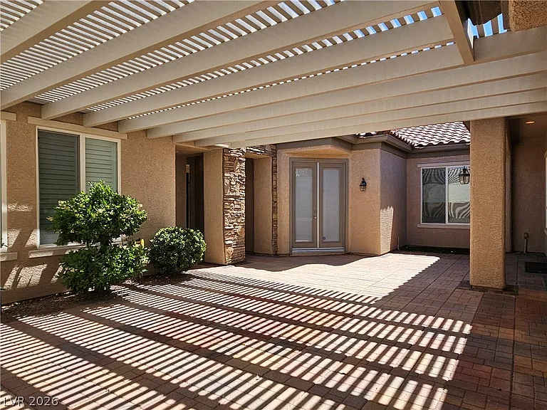2139 Twin Falls Dr — Photo 10