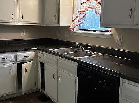 3 bed, 2.5 bath, 1431 sqft, $1,399 — Photo 4