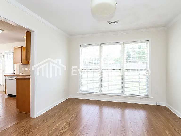 4092 Pleasant Valley Rd — Photo 6