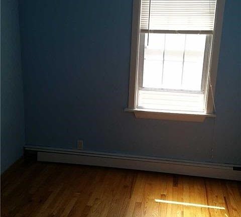4th image of 11918 12th Ave