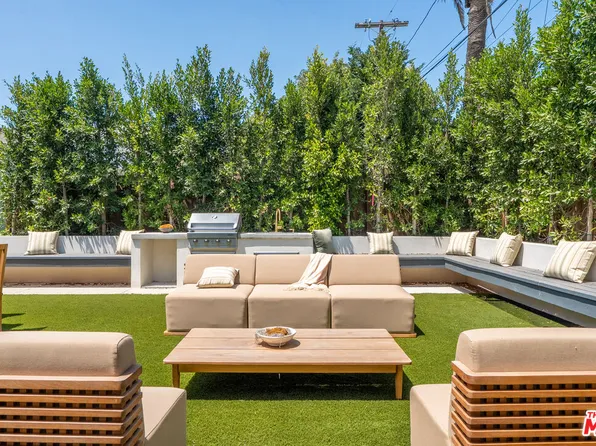 8404 Gonzaga Ave, Los Angeles, CA 90045