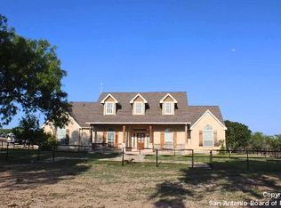 132 County Road 7866, Devine, TX 78016