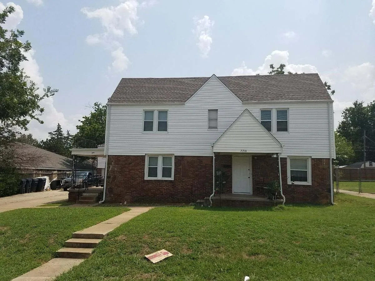 2 bed, 1.5 bath, 1450 sqft, $1,275 — Photo 1