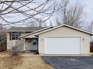 466 High Point Dr, Ellsworth, WI 54011