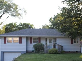 1805 Chaney Rd, Dubuque, IA 52001