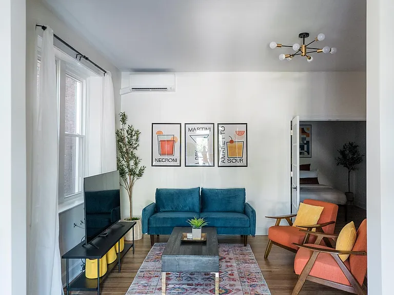 129 S Main St #2B — Photo 5