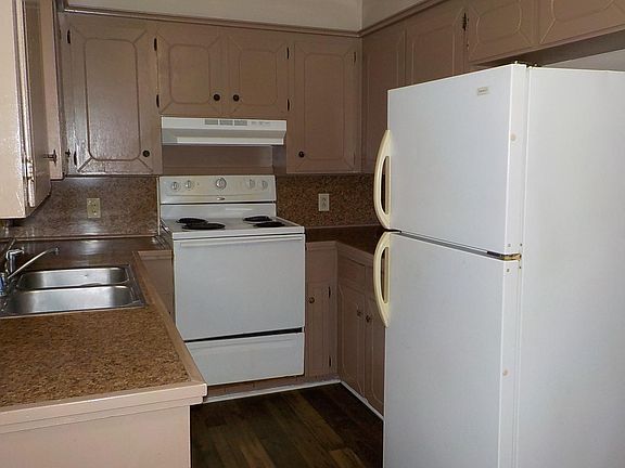 4th image of 501 E 16th St
