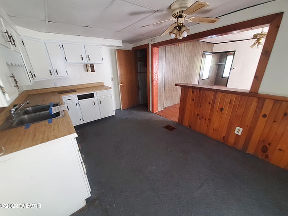 2nd image of 208 Railroad St