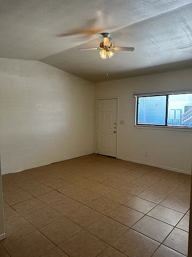 Comal Apartments Photo 1