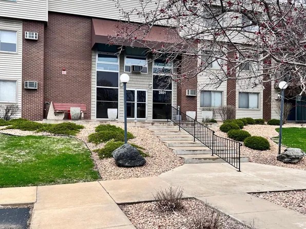 2801 Flag Ave N APT 121, New Hope, MN 55427