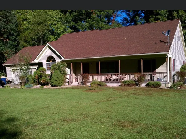 28392 Wexford Dr, Lawton, MI 49065