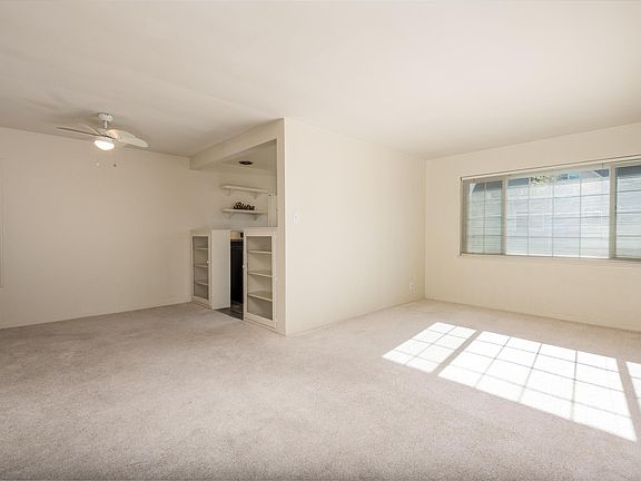 3rd image of 1304 Holly St APT 5