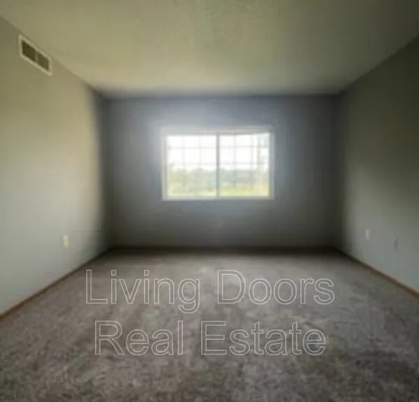 607 S Washington St #8 — Photo 14