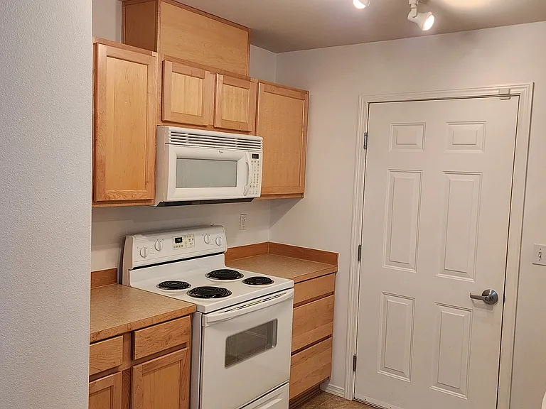 6401 Hazel Ln SE #B-12 — Photo 6