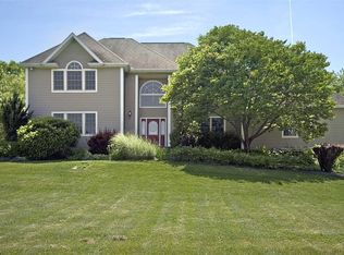 27 Gellatly Dr, Wappingers Falls, NY 12590