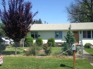 416 N Chestnut St, Toppenish, WA 98948