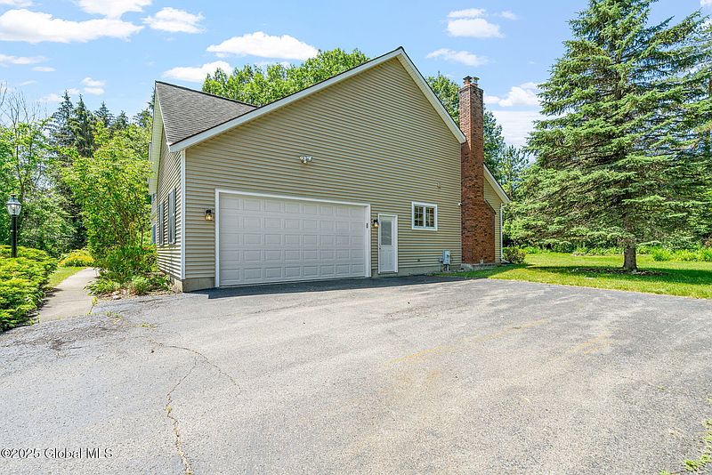 4th image of 308 Saint Ann Drive
