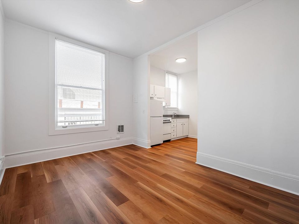 1st image of 1364 Grove St #3