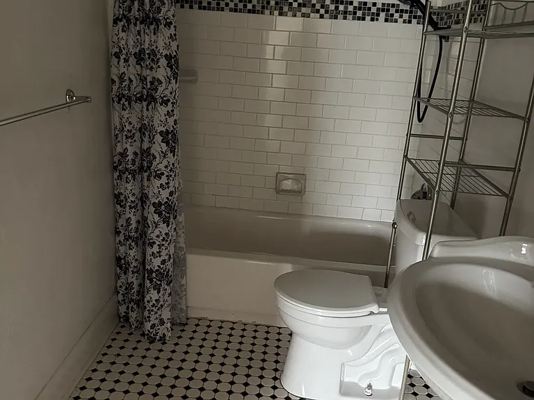 919 N Grandview Ave #3 — Photo 10
