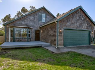 451 17th Ave, Seaside, OR 97138
