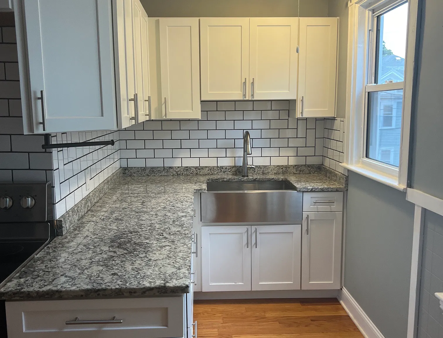 3 bed, 1000 sqft, $2,800 — Photo 2
