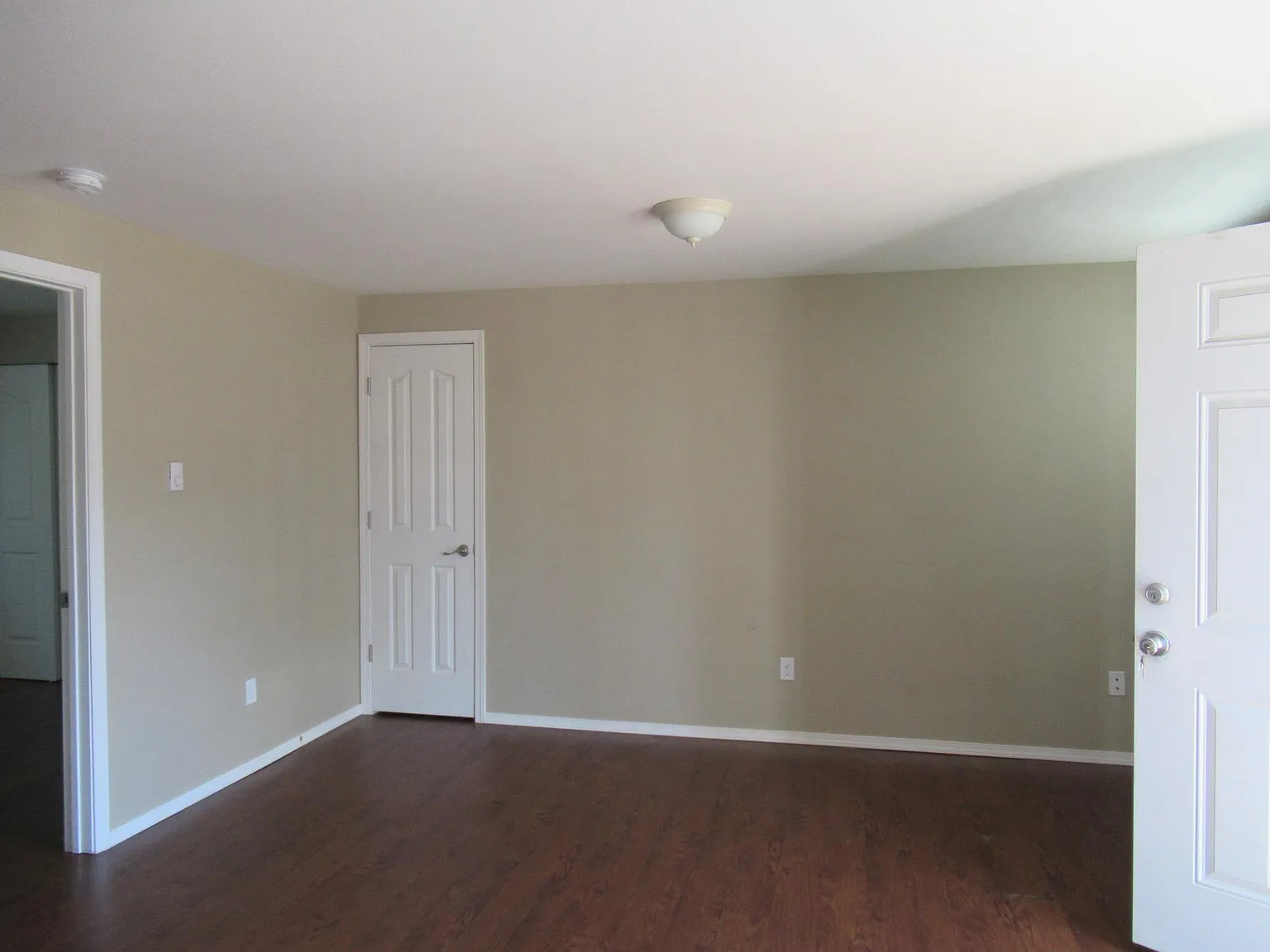 1 bed, 560 sqft, $1,550 — Photo 2