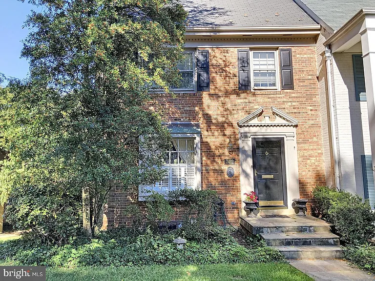 7412 Hallcrest Dr — Photo 1