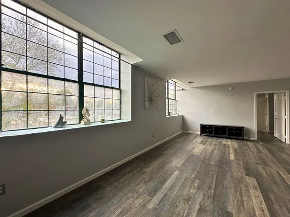 44 Johnes 301j St, Newburgh, NY 12550