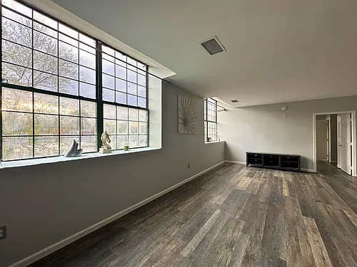 44 Johnes 301j St Photo 1