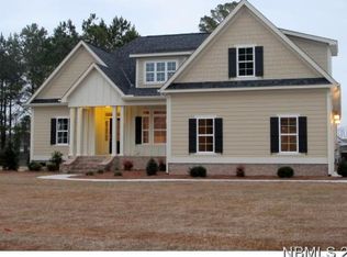 107 Partridge Dr, New Bern, NC 28562