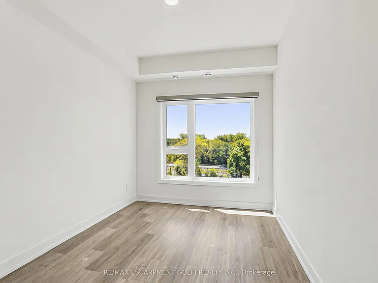 16 Melbourne Ave #307B — Photo 8
