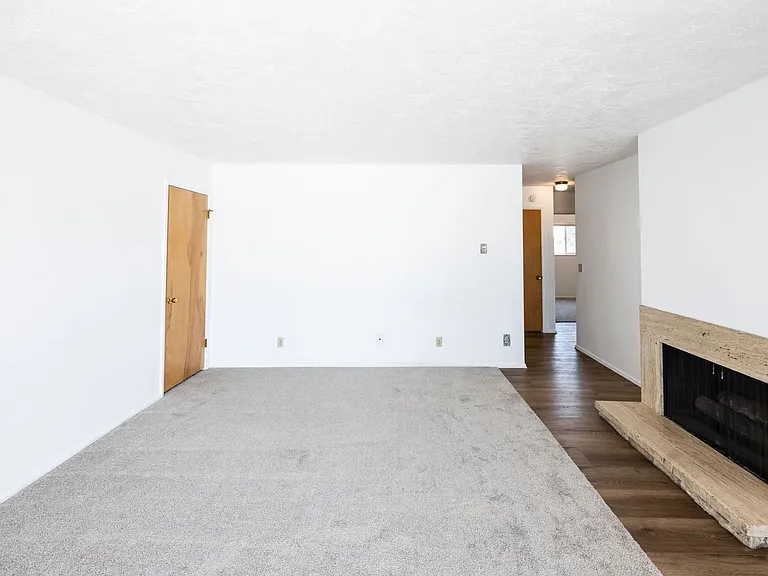 716 S Saturn Ave #1-4 — Photo 3