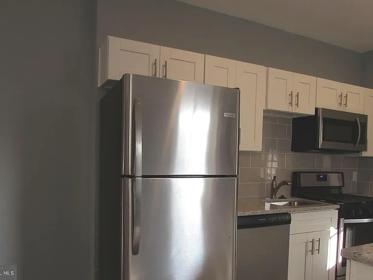 2735 Chesterfield Ave — Photo 6