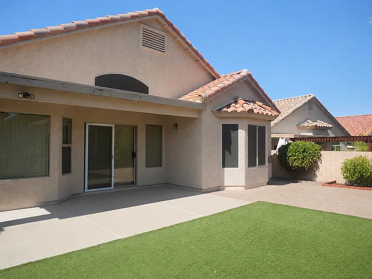 150 W Freddie Canyon Way — Photo 2