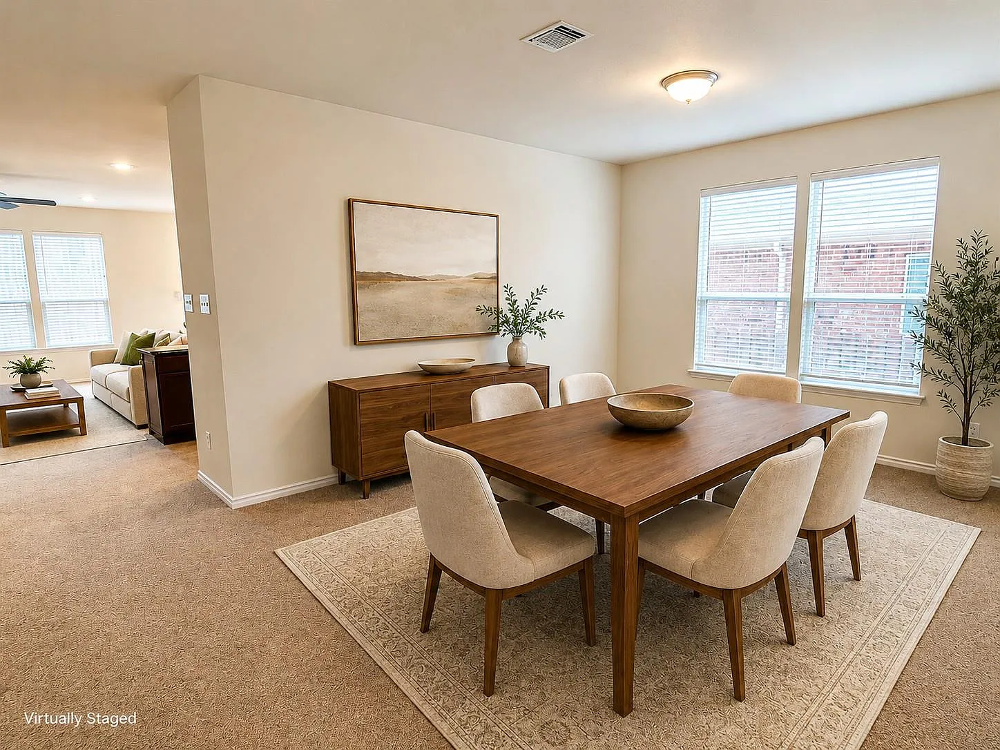 4 bed, 2.5 bath, 2502 sqft, $2,200 — Photo 3
