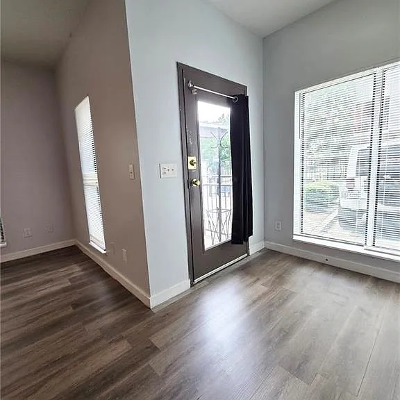 238 Walker St SW #22 — Photo 10
