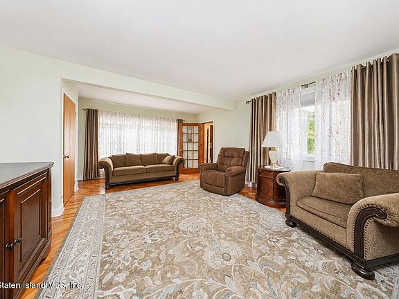 3rd image of 345 Billiou St