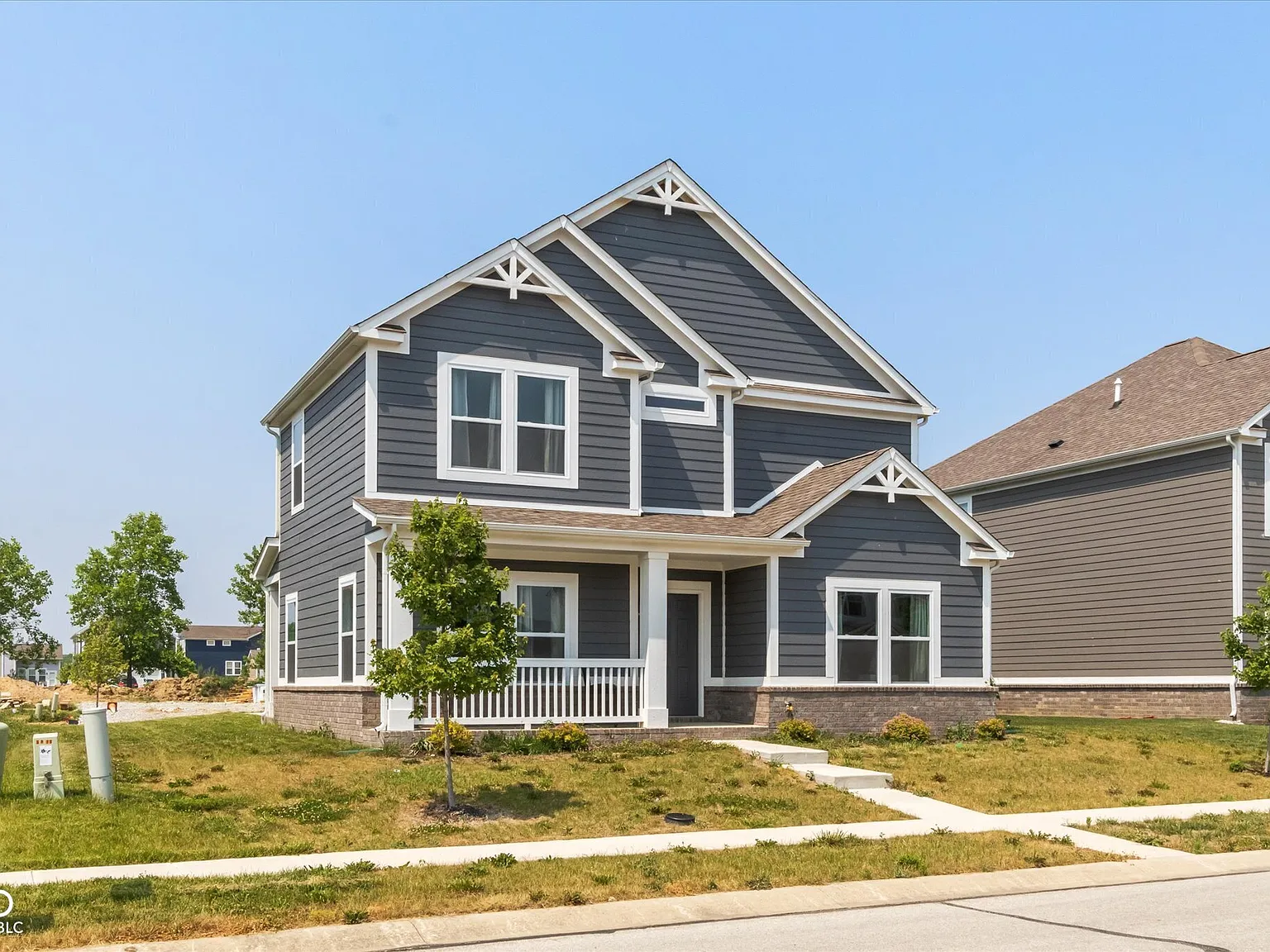 4 bed, 2.5 bath, 4360 sqft, $2,800 — Photo 1