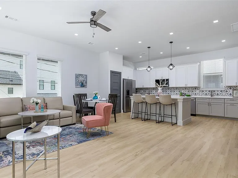 2801 Weisenberger St #101 — Photo 22