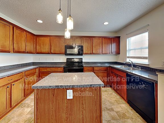 4th image of 409 Richmond Farm Ct