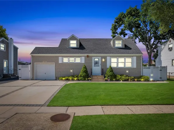 2115 Erma Drive, East Meadow, NY 11554